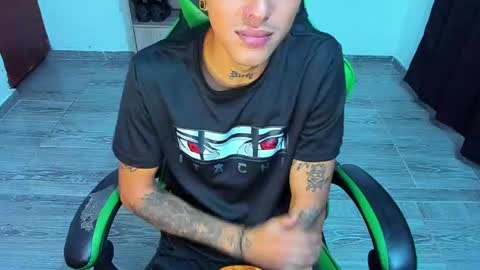 Snapshot of zafirocum chatting on April 4, 2026, 12:13 pm BiG Zafiro online show from April 4, 2026, 12:13 pm