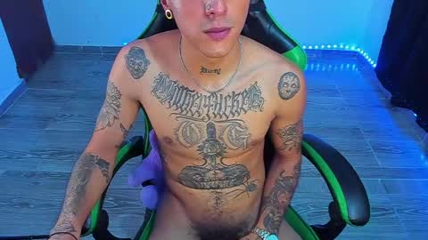 BiG Zafiro online show from May 16, 2026, 1:02 am