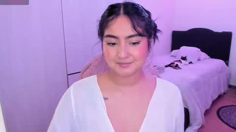 zakura_ania online show from May 5, 2026, 6:05 pm