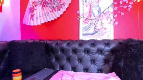 zammyrossee online show from March 27, 2026, 4:51 am