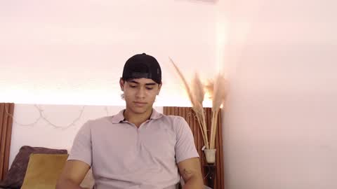 Zander online show from December 31, 2024, 1:52 pm