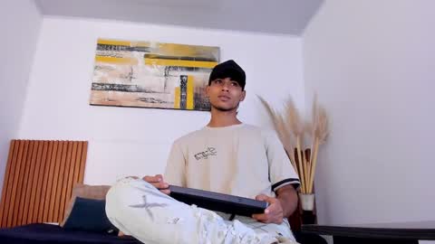 Zander online show from October 3, 2025, 1:08 pm