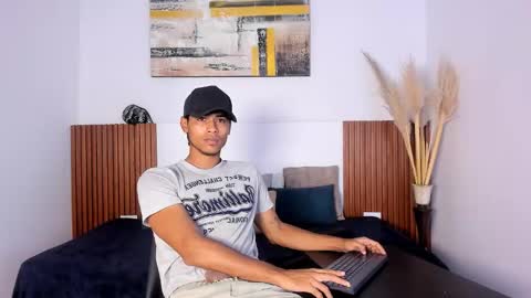 Zander online show from October 13, 2025, 1:11 pm