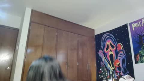 zandra6ghal online show from December 15, 2025, 5:50 pm