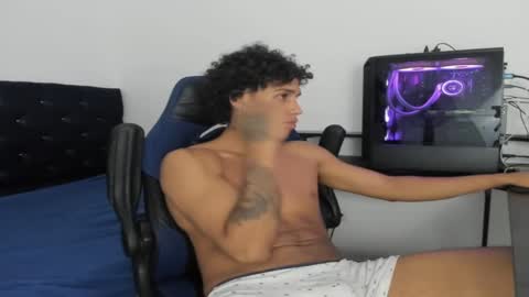 Snapshot of zanxley_ chatting on January 13, 2025, 10:03 pm zanxley_ online show from January 13, 2025, 10:03 pm