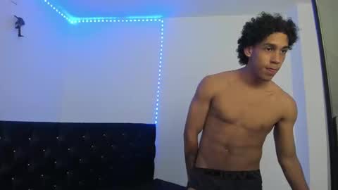 Snapshot of zanxley_ chatting on February 18, 2025, 7:41 pm zanxley_ online show from February 18, 2025, 7:41 pm