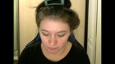 Snapshot of zara_golden chatting on December 30, 2024, 4:19 pm chaturcum online show from December 30, 2024, 4:19 pm