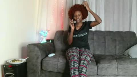 Snapshot of zara_lae chatting on September 19, 2025, 10:38 am nicky online show from September 19, 2025, 10:38 am