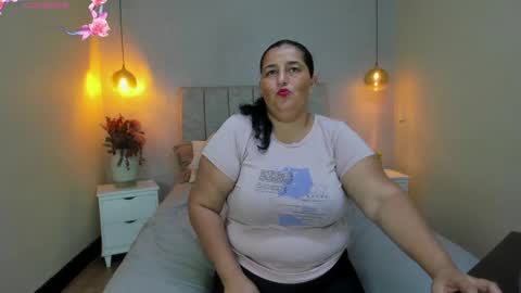 Snapshot of zara_milf_ chatting on February 16, 2026, 12:12 pm zara online show from February 16, 2026, 12:12 pm