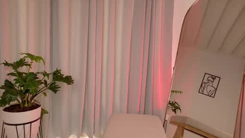 Zara Nova online show from February 5, 2026, 7:07 pm