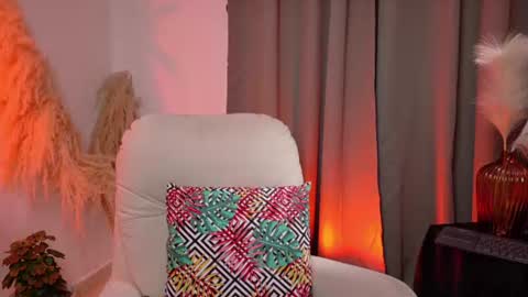 Snapshot of zara_nova chatting on July 5, 2026, 4:19 am Zara Nova online show from July 5, 2026, 4:19 am