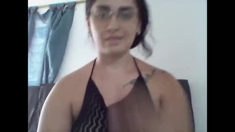 zaraa_lopez online show from November 19, 2025, 7:36 pm