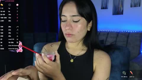 zaradames_ online show from November 11, 2025, 4:34 am