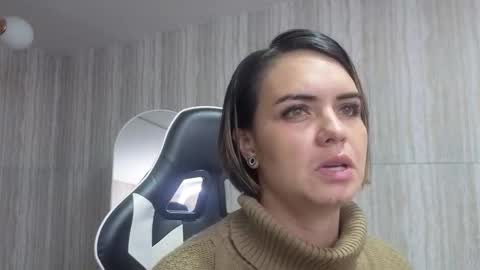 Isabella online show from February 12, 2026, 12:44 pm