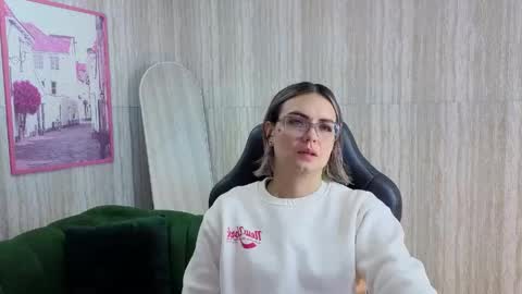 Snapshot of zarcasutra_t chatting on May 1, 2026, 12:43 pm Isabella online show from May 1, 2026, 12:43 pm