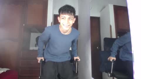 Snapshot of zarekneo chatting on September 17, 2025, 4:14 am Zarek online show from September 17, 2025, 4:14 am