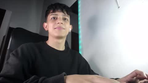 Snapshot of zarekneo chatting on October 1, 2025, 5:46 am Zarek online show from October 1, 2025, 5:46 am