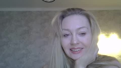 Snapshot of zarinaswift chatting on May 7, 2026, 5:35 am Zarina Swift online show from May 7, 2026, 5:35 am