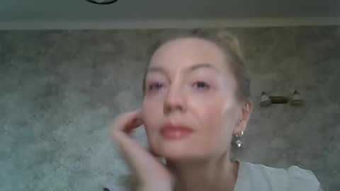 Snapshot of zarinaswift chatting on June 7, 2026, 7:12 am Zarina Swift online show from June 7, 2026, 7:12 am
