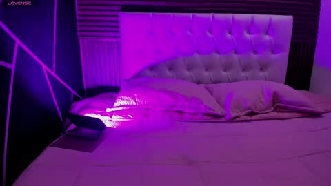 Zarina Waynne online show from March 18, 2026, 1:03 pm