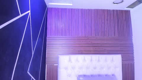 Zarina Waynne online show from April 5, 2026, 1:41 pm