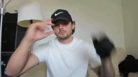 Snapshot of zaylanez chatting on January 6, 2025, 7:24 pm Zay lanez online show from January 6, 2025, 7:24 pm