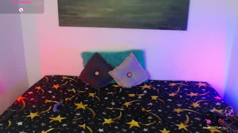 Karolyne online show from August 1, 2026, 9:57 pm