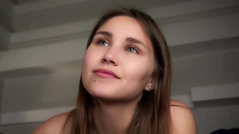 Emilia online show from September 13, 2025, 8:25 am