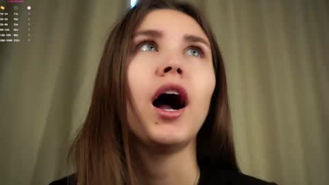 Emilia online show from October 8, 2025, 1:14 am