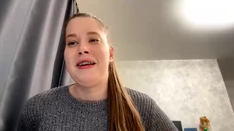 Sindy online show from February 12, 2026, 3:18 pm