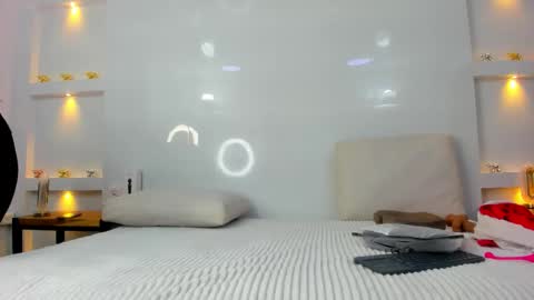 Snapshot of zenda_evans chatting on November 24, 2025, 3:39 am Zenda Evans online show from November 24, 2025, 3:39 am