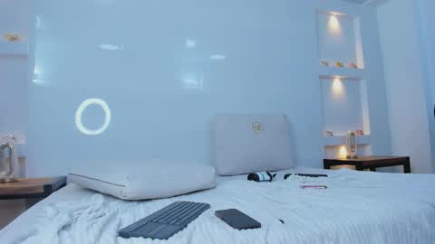 Zenda Evans online show from March 21, 2026, 8:19 am