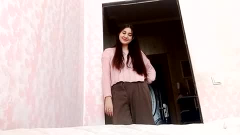 Snapshot of zeniabrossoit chatting on March 1, 2026, 5:09 am zeniabrossoit online show from March 1, 2026, 5:09 am