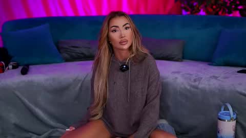 Zenyda online show from October 4, 2025, 11:41 am