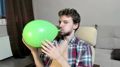 Andrew online show from November 26, 2025, 8:37 am