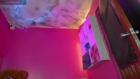 ZEPHYRA ANGELS online show from October 26, 2025, 4:07 am