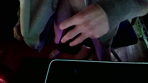 Snapshot of zerces111 chatting on January 5, 2025, 12:53 pm Zerces online show from January 5, 2025, 12:53 pm