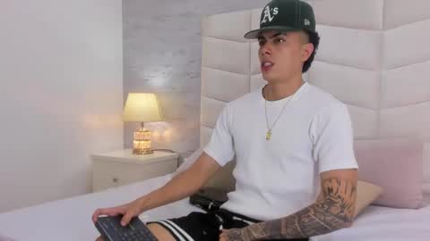 Snapshot of zeta_3 chatting on October 9, 2025, 3:59 am Sebas online show from October 9, 2025, 3:59 am