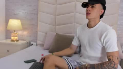 Snapshot of zeta_3 chatting on October 18, 2025, 4:26 am Sebas online show from October 18, 2025, 4:26 am