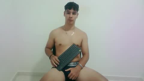 Snapshot of zeus_183 chatting on October 5, 2025, 12:09 am zeus_183 online show from October 5, 2025, 12:09 am