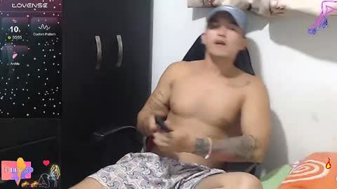 Snapshot of zeus__27 chatting on February 17, 2025, 5:04 am zeus__27 online show from February 17, 2025, 5:04 am