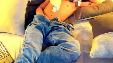 zeus online show from December 5, 2024, 3:39 pm