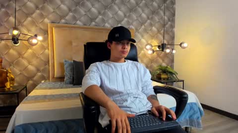 zeus online show from December 22, 2024, 6:04 pm