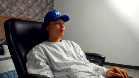 zeus online show from December 30, 2024, 7:00 pm