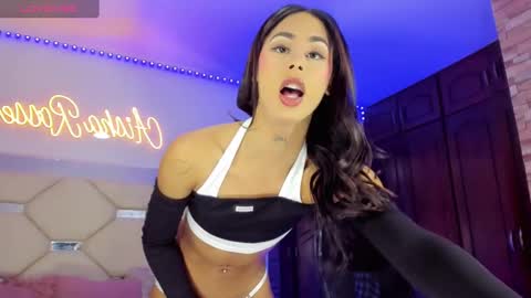 Snapshot of zeuss_x chatting on January 21, 2025, 5:16 am Aisha Alejandra Rosse Deus  online show from January 21, 2025, 5:16 am