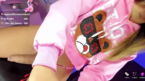 Snapshot of zeuss_x chatting on March 7, 2025, 7:30 am Aisha Alejandra Rosse Deus  online show from March 7, 2025, 7:30 am