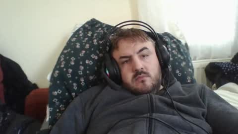 zH1NaSaH online show from April 18, 2026, 9:46 am