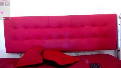 ZHAMIRA  ANDRES online show from February 20, 2025, 11:54 pm