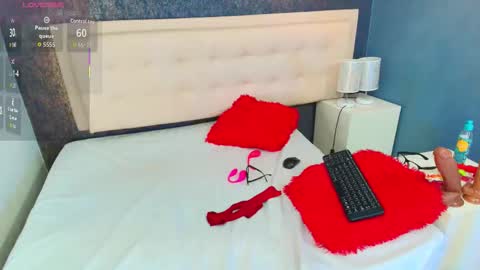 ZHAMIRA  ANDRES online show from November 6, 2025, 9:05 pm