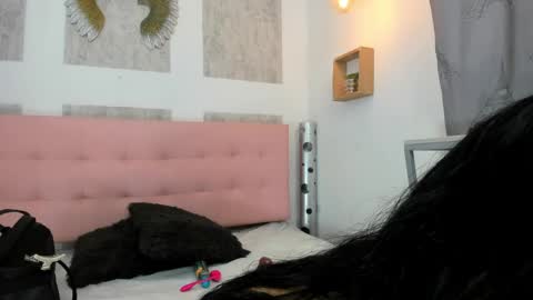 ZHAMIRA  ANDRES online show from March 29, 2026, 8:42 pm